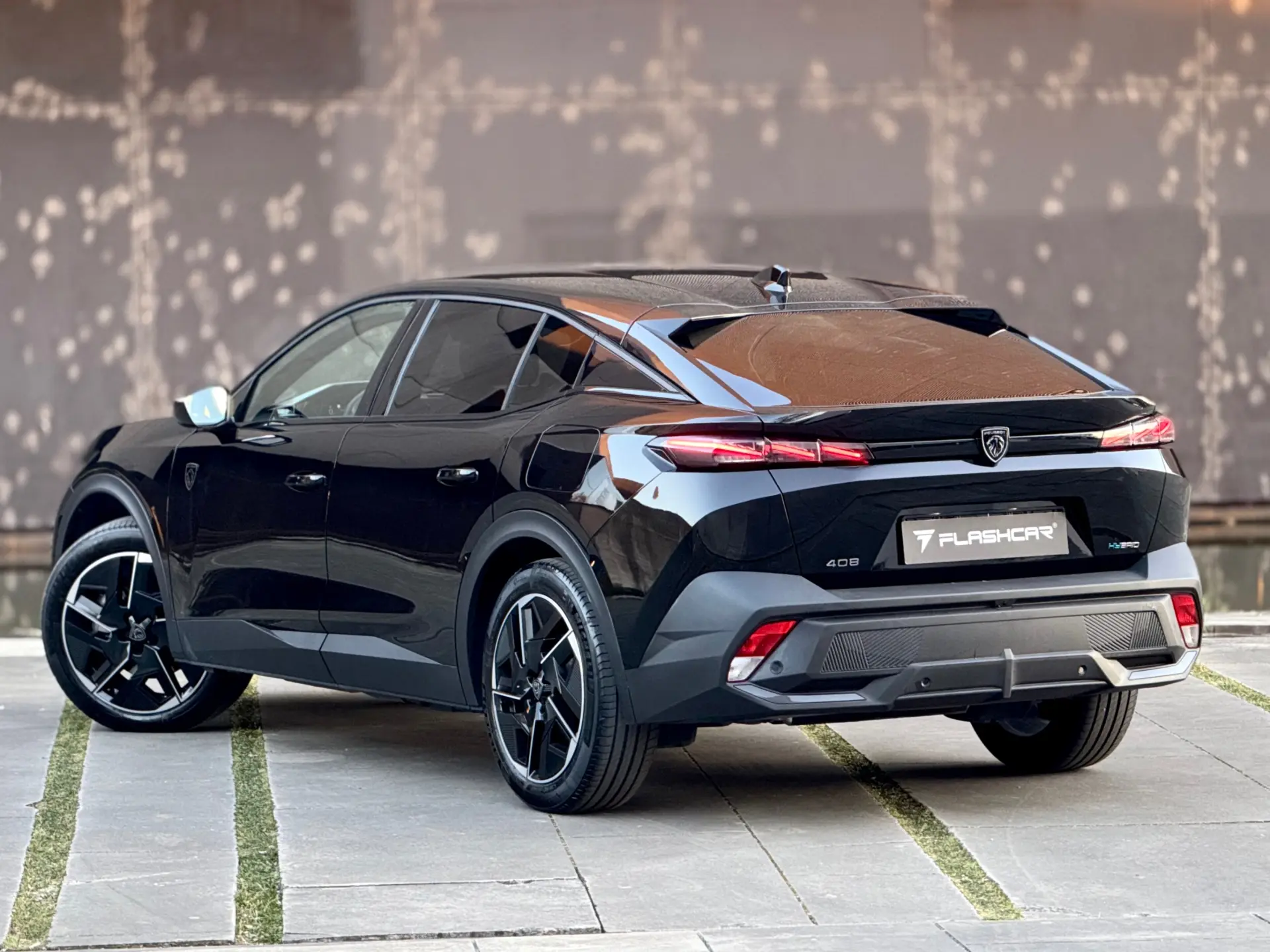 Peugeot 408 1.6 Hybrid GT e-EAT8 28