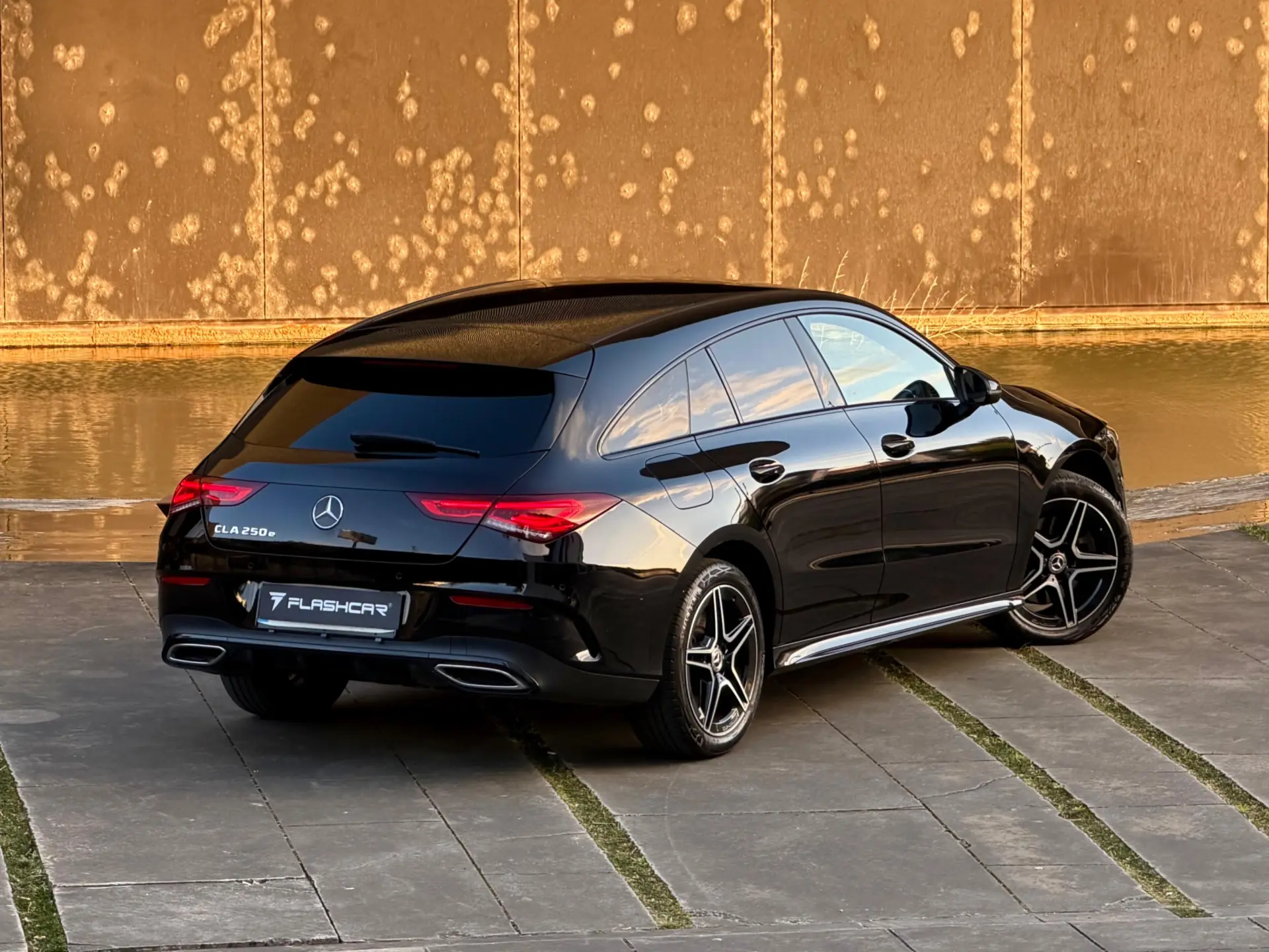 Mercedes-Benz CLA 250 e Shooting Brake AMG Line 6