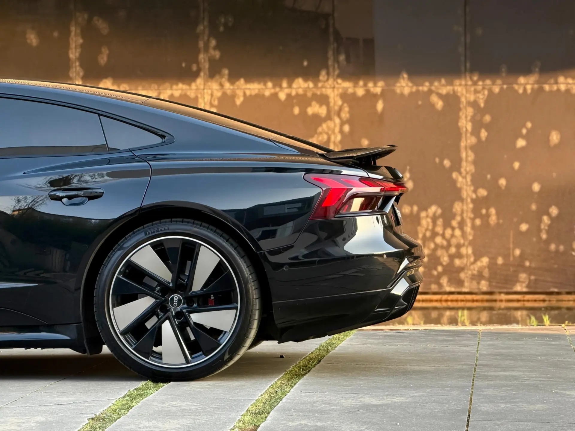 Audi e-tron GT quattro 98