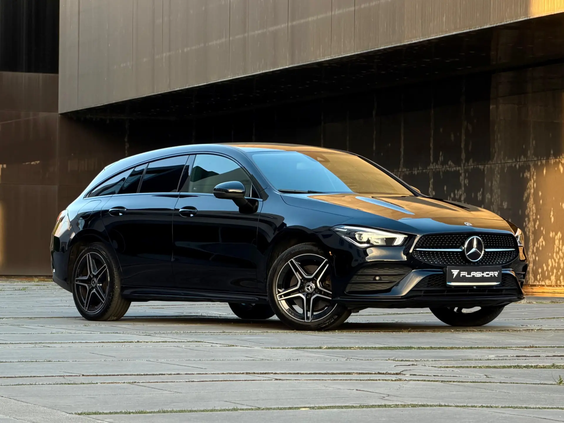 Mercedes-Benz CLA 250 e Shooting Brake AMG Line 23