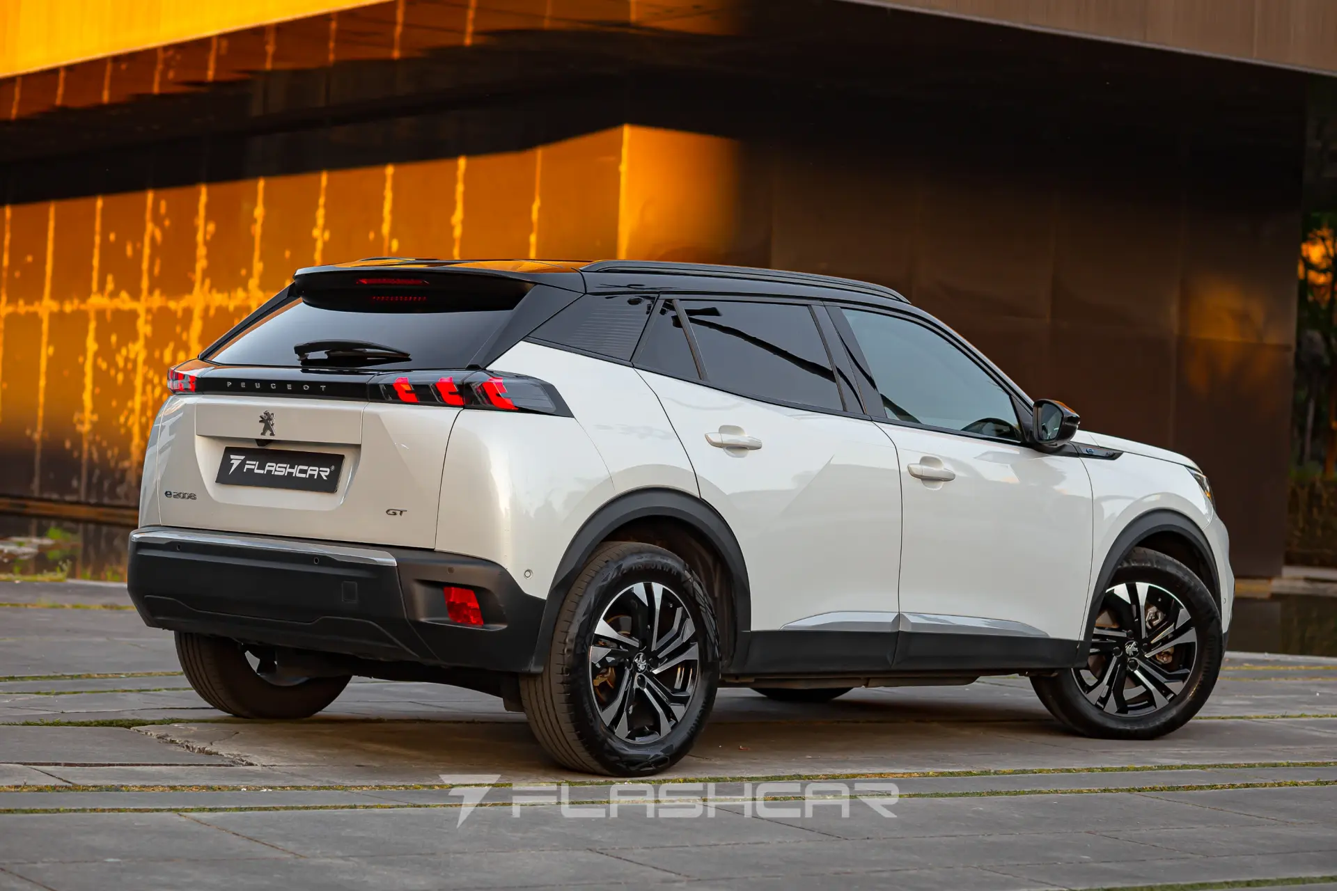 Peugeot e-2008 GT 25