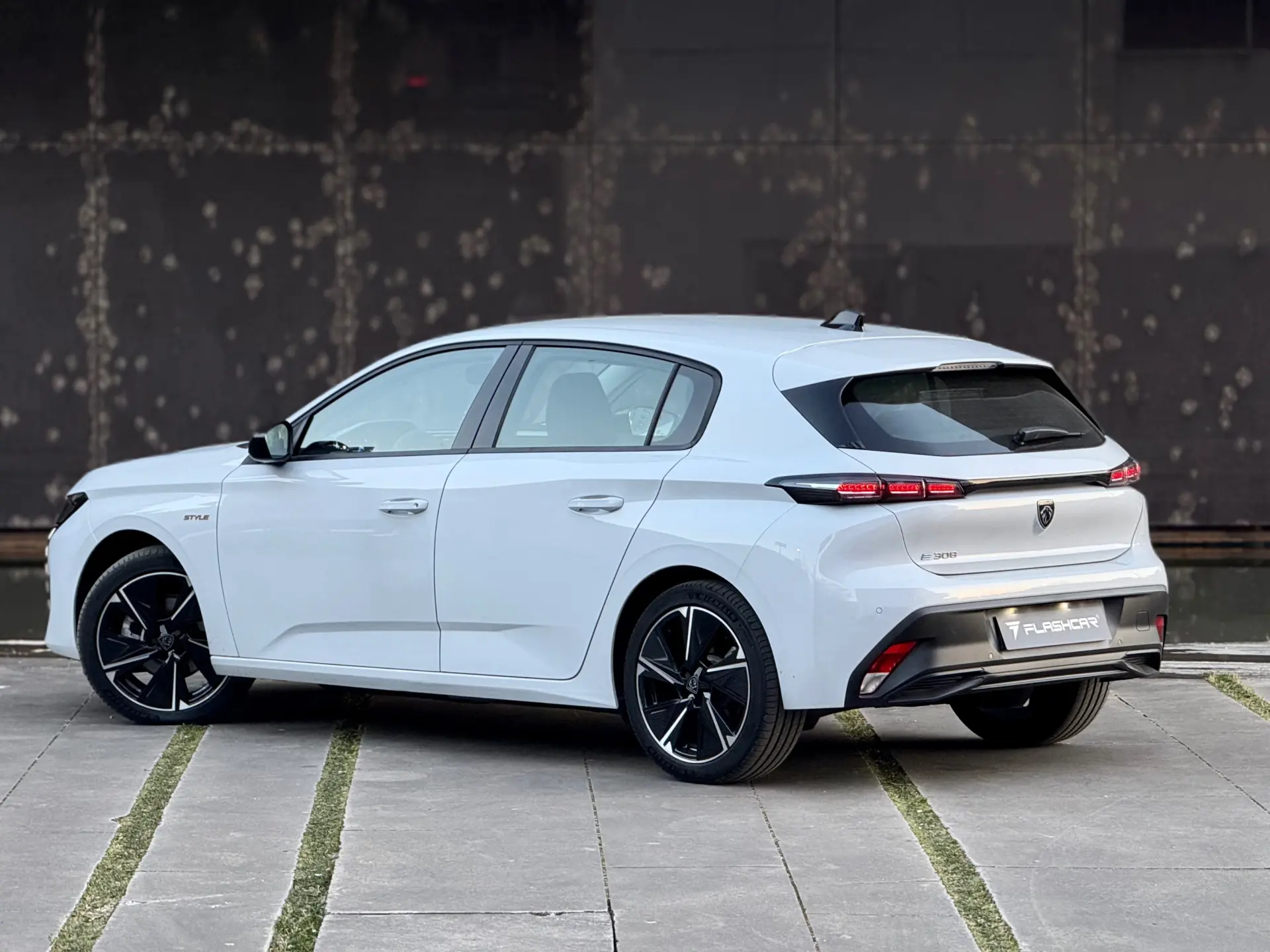 Peugeot e-308 54 kWh Style 14