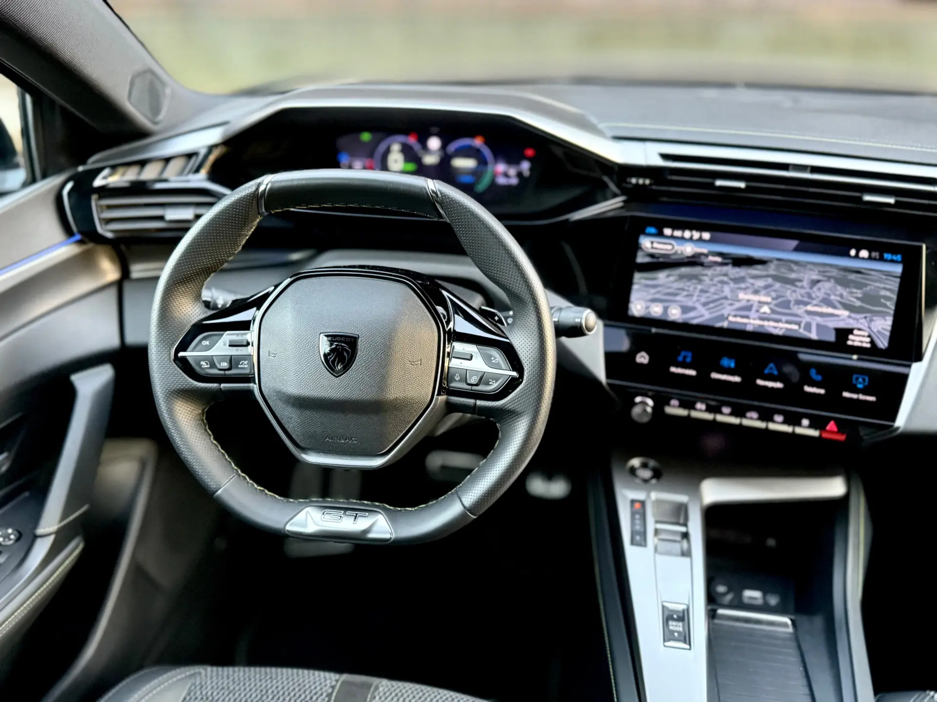 Peugeot 408 1.6 Hybrid GT e-EAT8 14