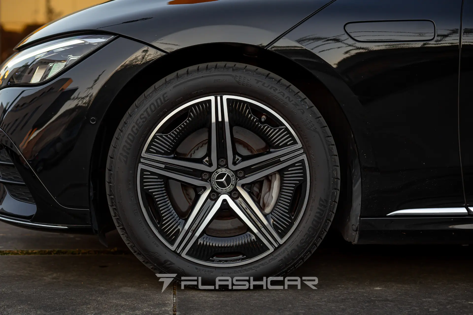 Mercedes-Benz EQE 300 AMG LINE 14