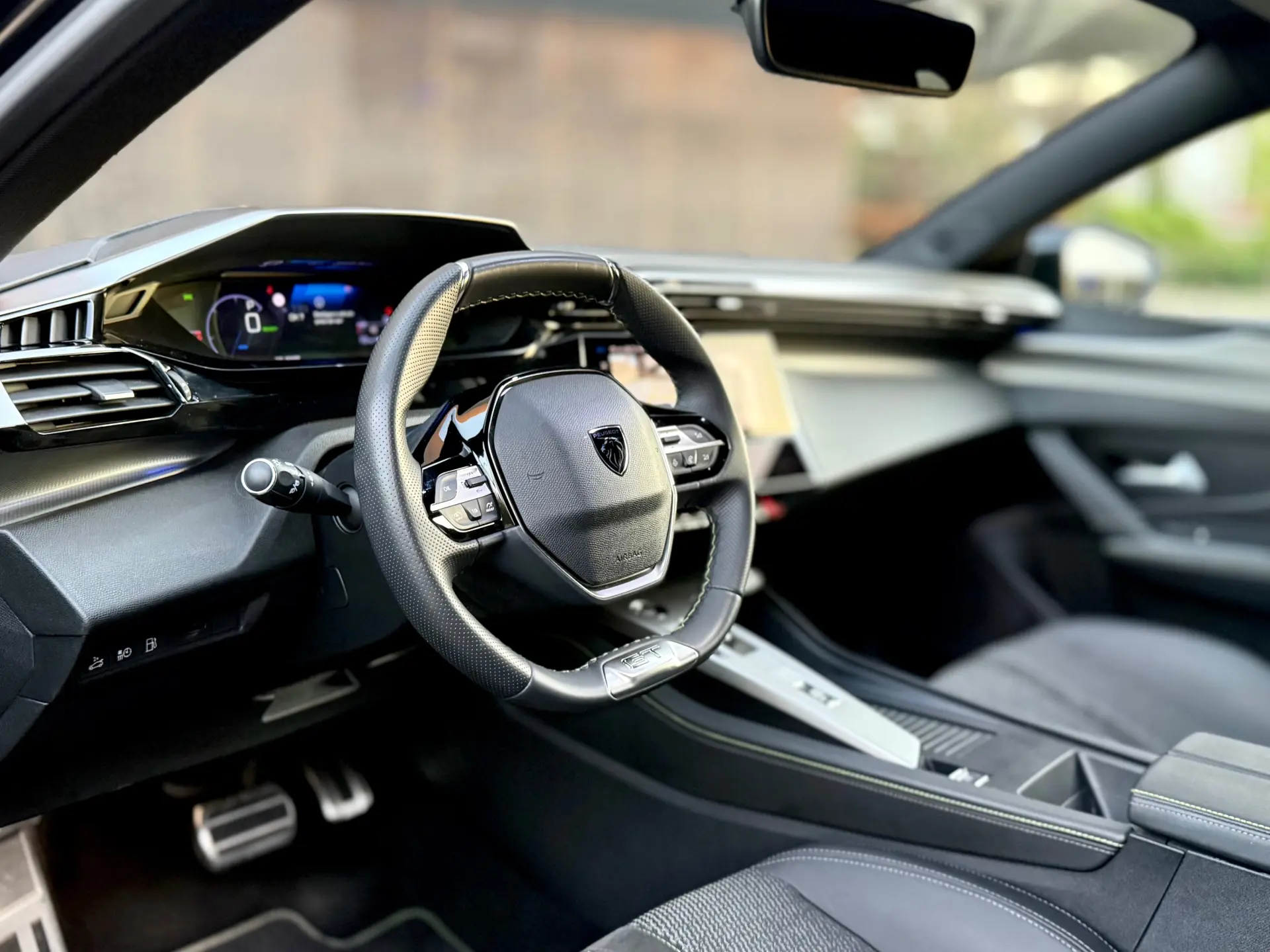 Peugeot 408 1.6 Hybrid GT e-EAT8 23