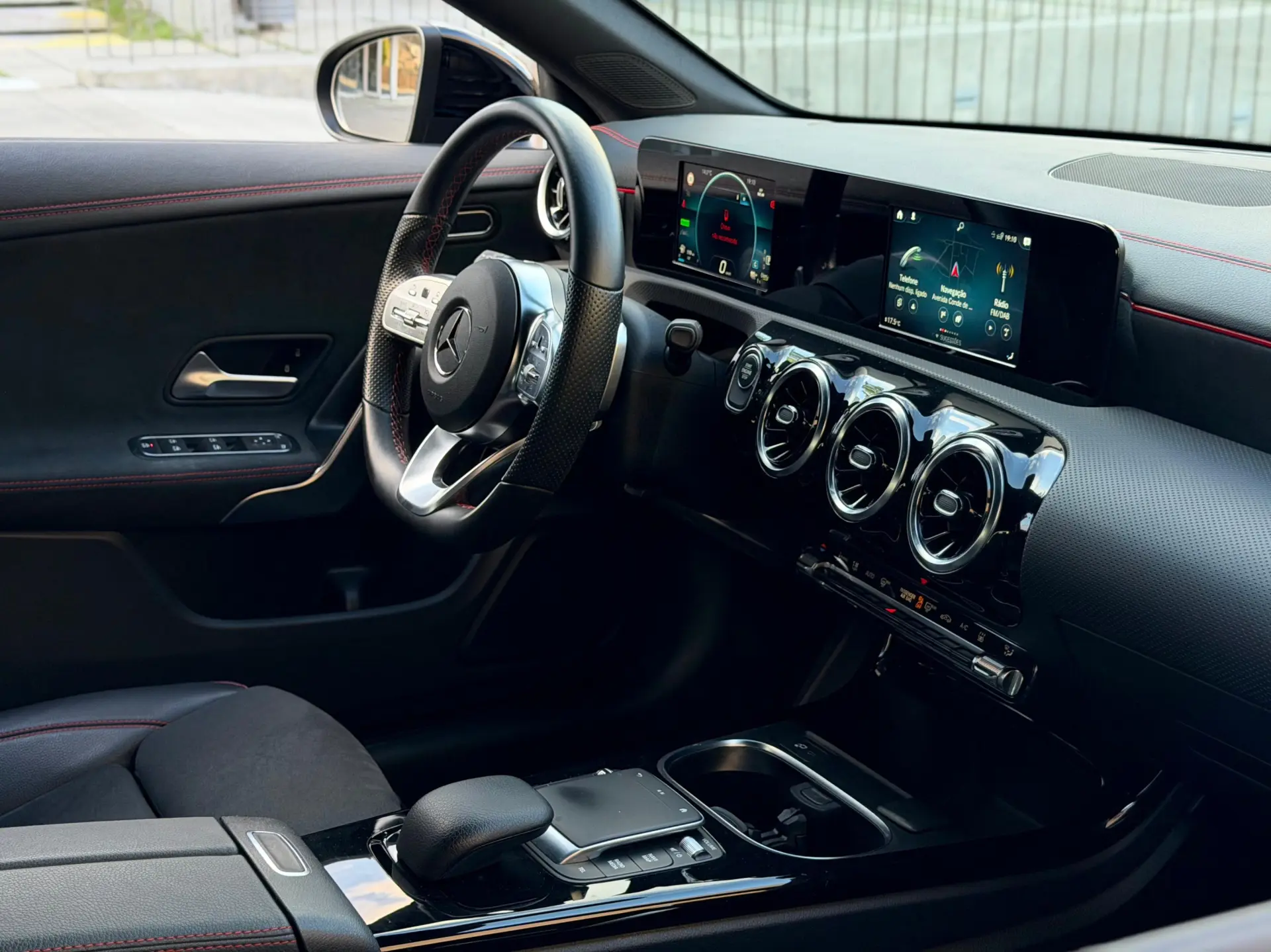 Mercedes-Benz CLA 250 e Shooting Brake AMG Line 37