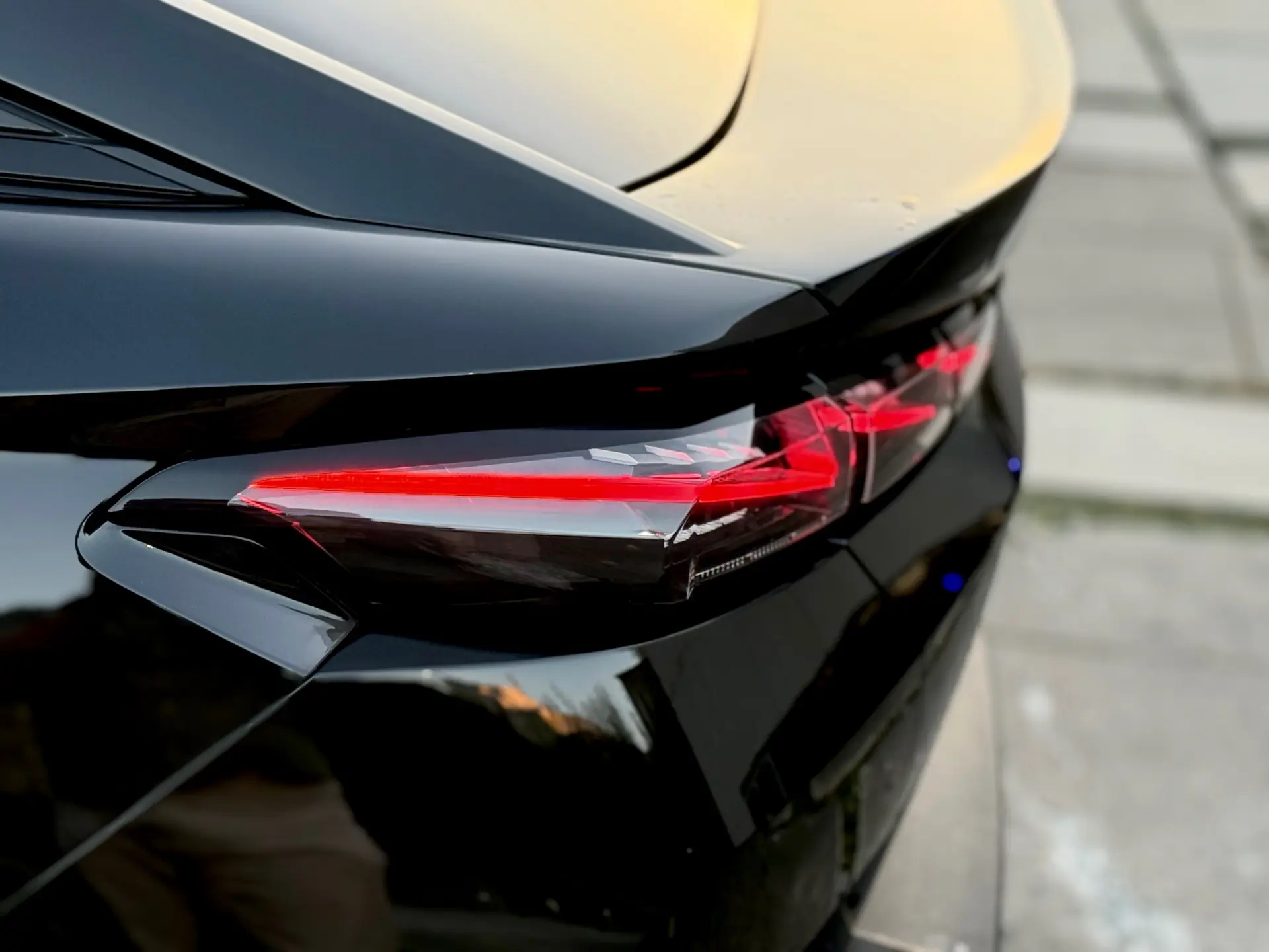 Peugeot 408 1.6 Hybrid GT e-EAT8 13