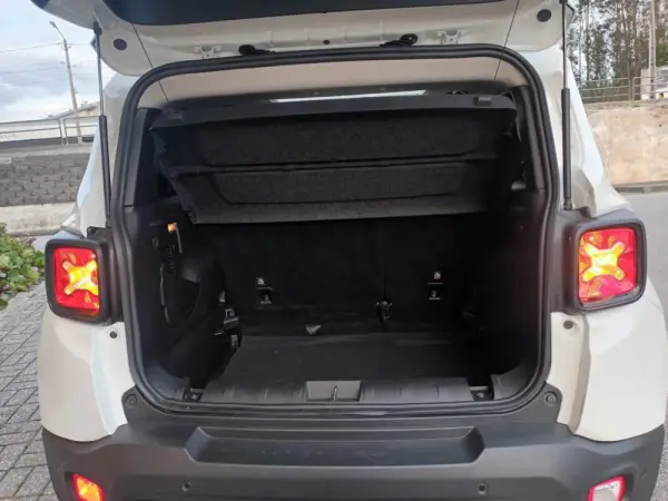 Jeep Renegade 1.0 T Orange Edition 23