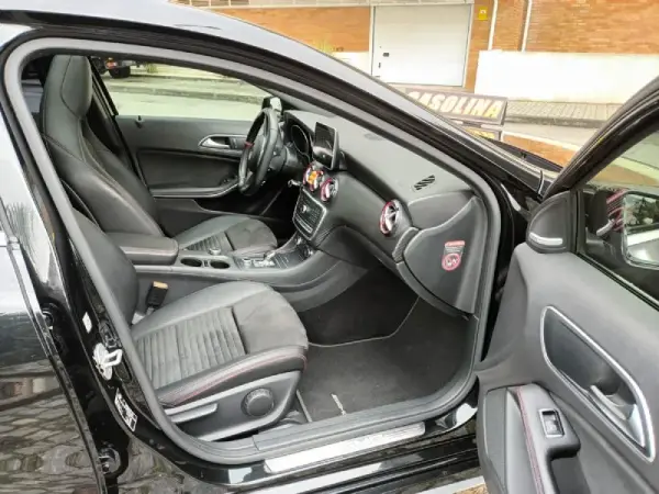 Mercedes-Benz A 45 AMG 4-Matic 18