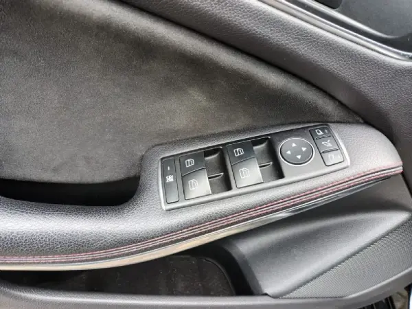 Mercedes-Benz A 45 AMG 4-Matic 21