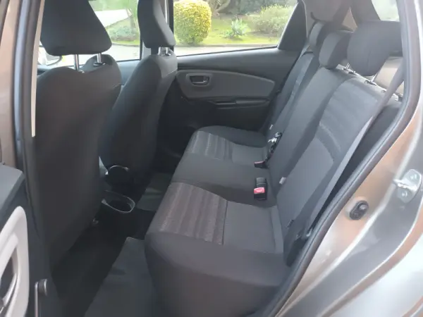 Toyota Yaris 1.4 D-4D Comfort 12