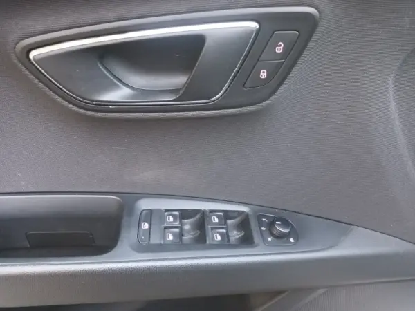 SEAT Leon 1.6 TDI Style Ecomotive 23