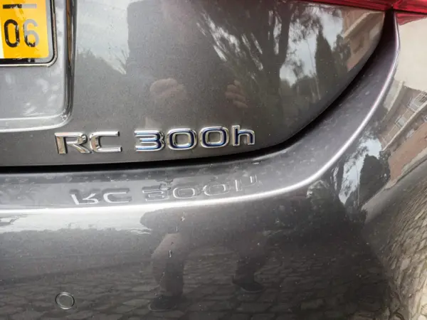 Lexus RC 300h F Sport 14