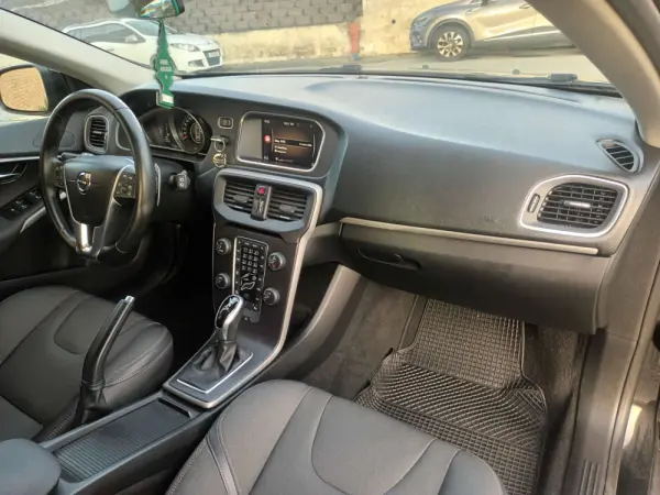 Volvo V40 Cross Country 2.0 D3 Geartronic 22