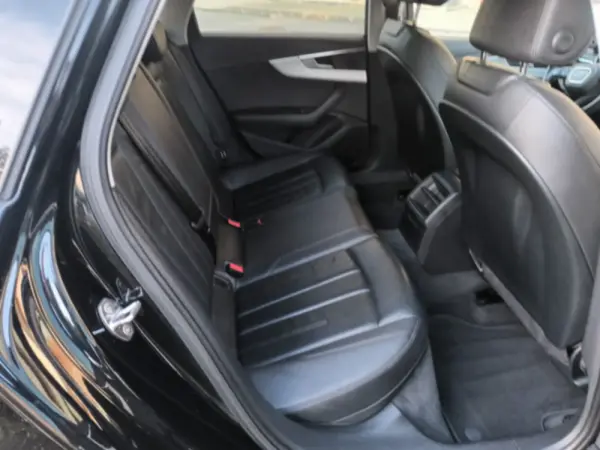 Audi A4 Avant 2.0 TDI Advance 19