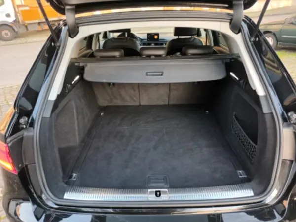 Audi A4 Avant 2.0 TDI Advance 22