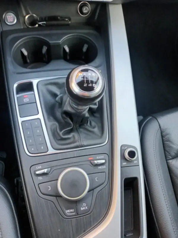 Audi A4 Avant 2.0 TDI Advance 13