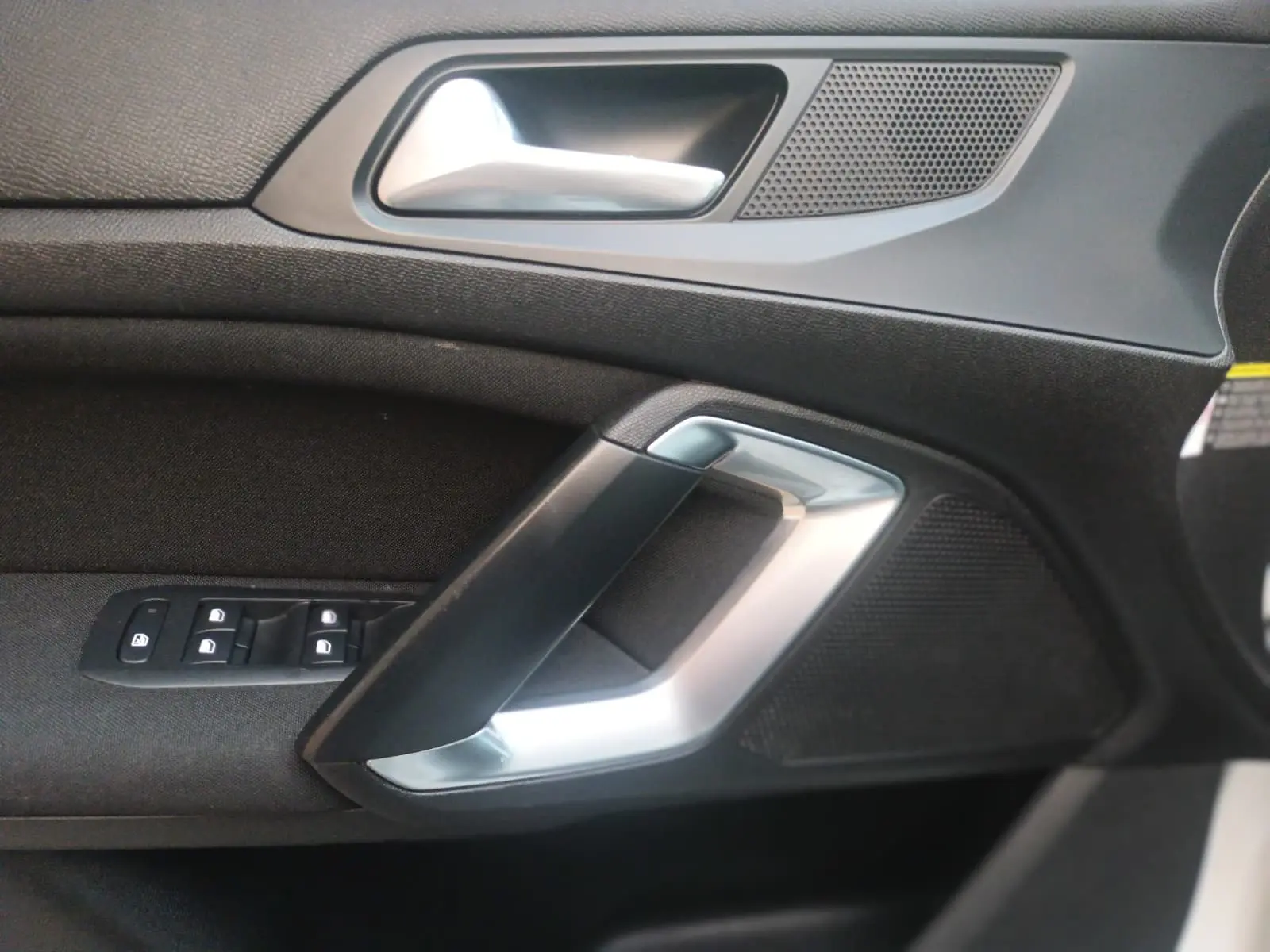 Peugeot 308 SW 1.6 e-HDi Active 19