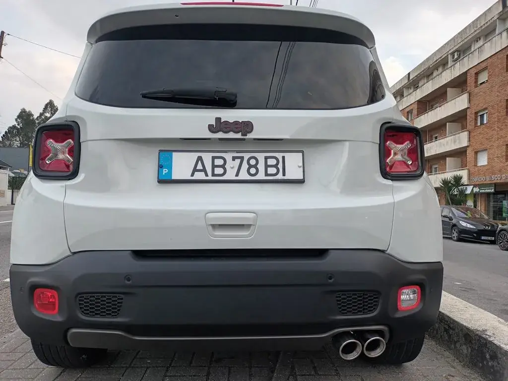 Jeep Renegade 1.0 T Orange Edition 30