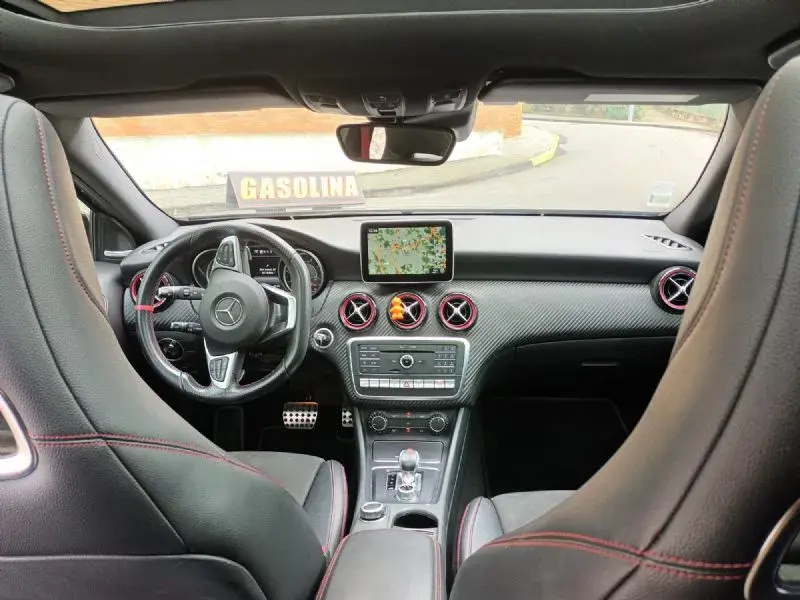 Mercedes-Benz A 45 AMG 4-Matic 12