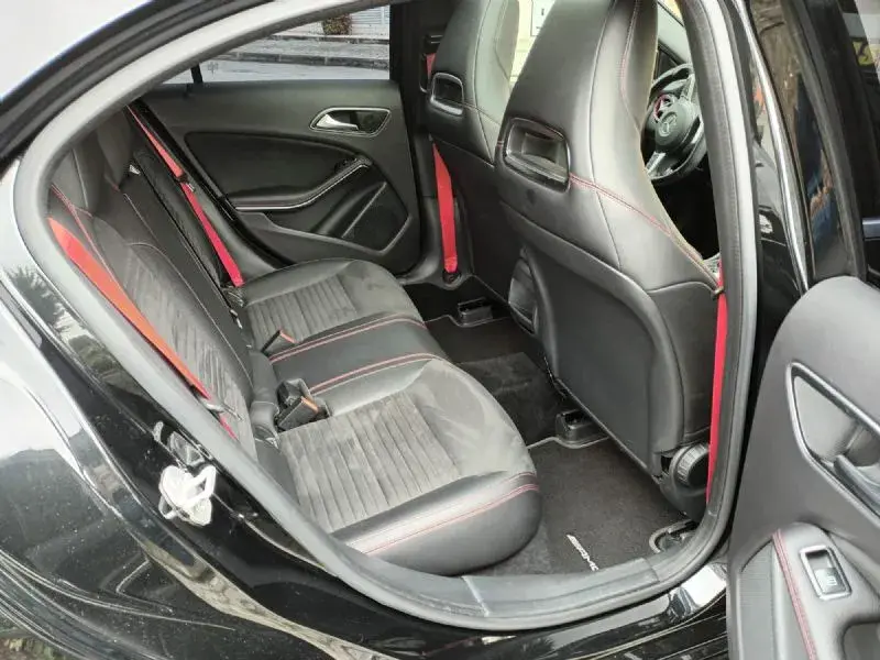 Mercedes-Benz A 45 AMG 4-Matic 19