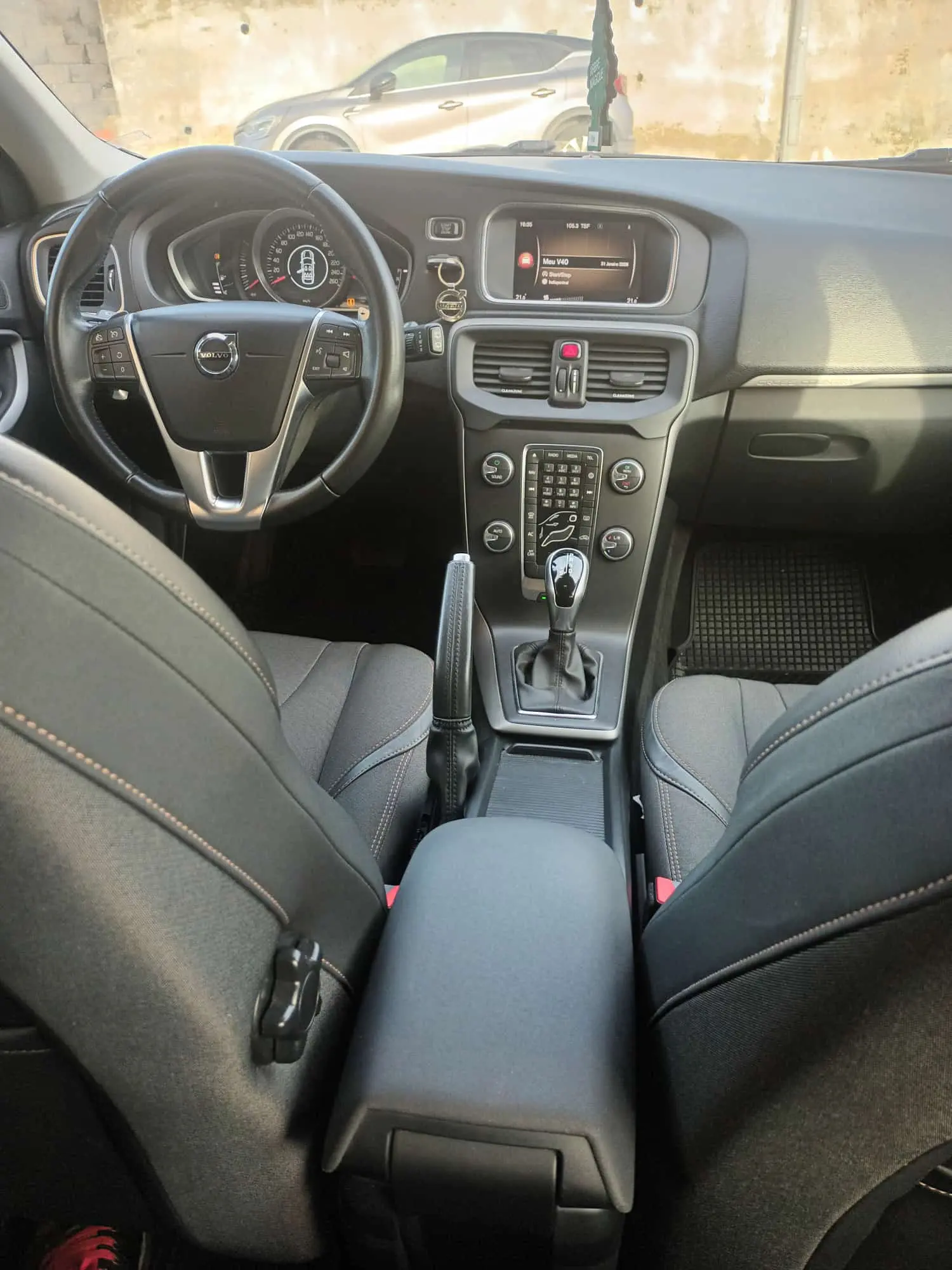 Volvo V40 Cross Country 2.0 D3 Geartronic 19