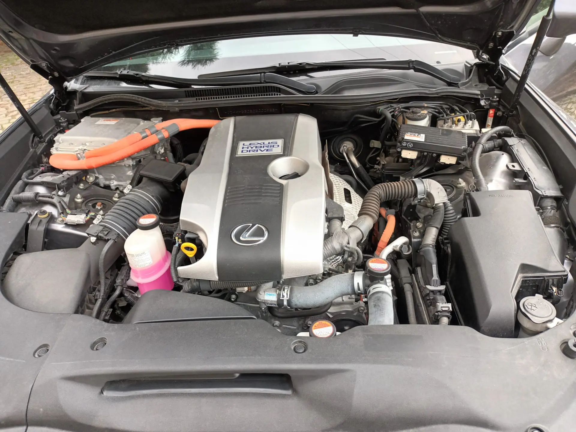 Lexus RC 300h F Sport 29