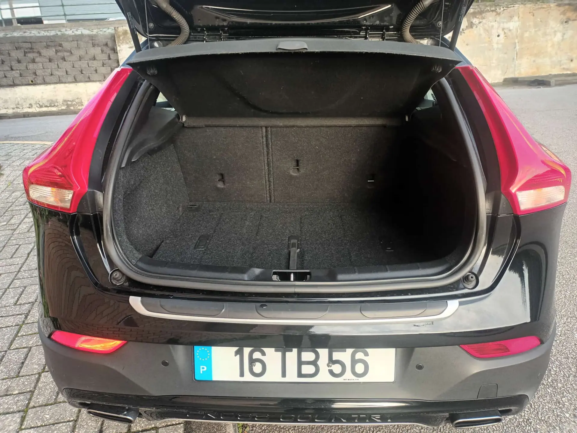 Volvo V40 Cross Country 2.0 D3 Geartronic 24