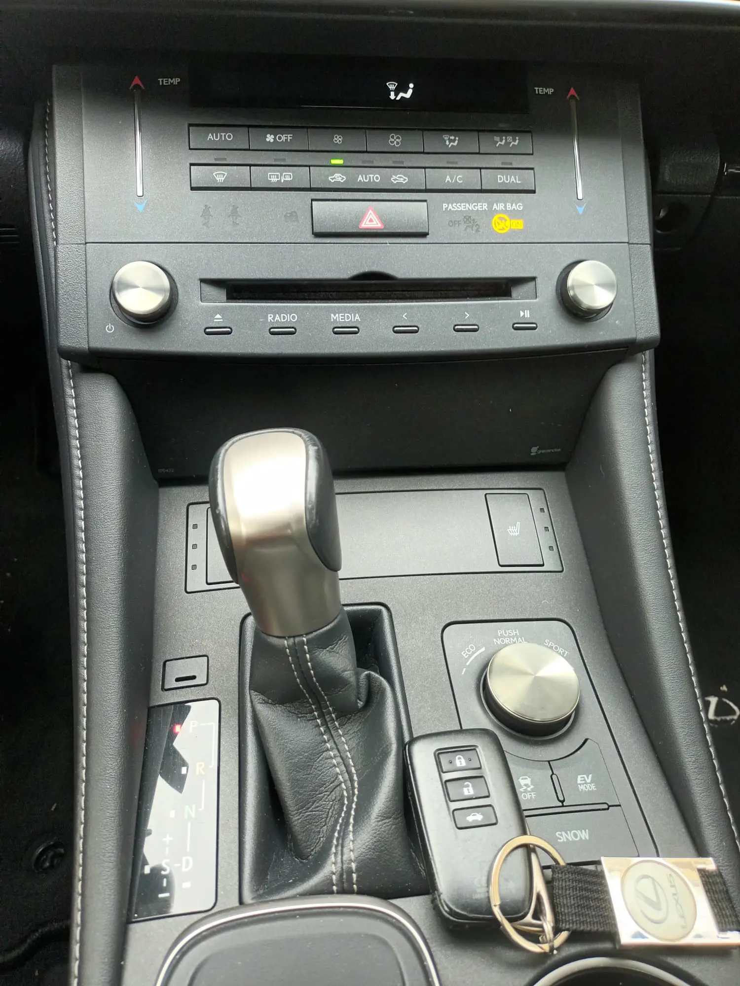 Lexus RC 300h F Sport 24