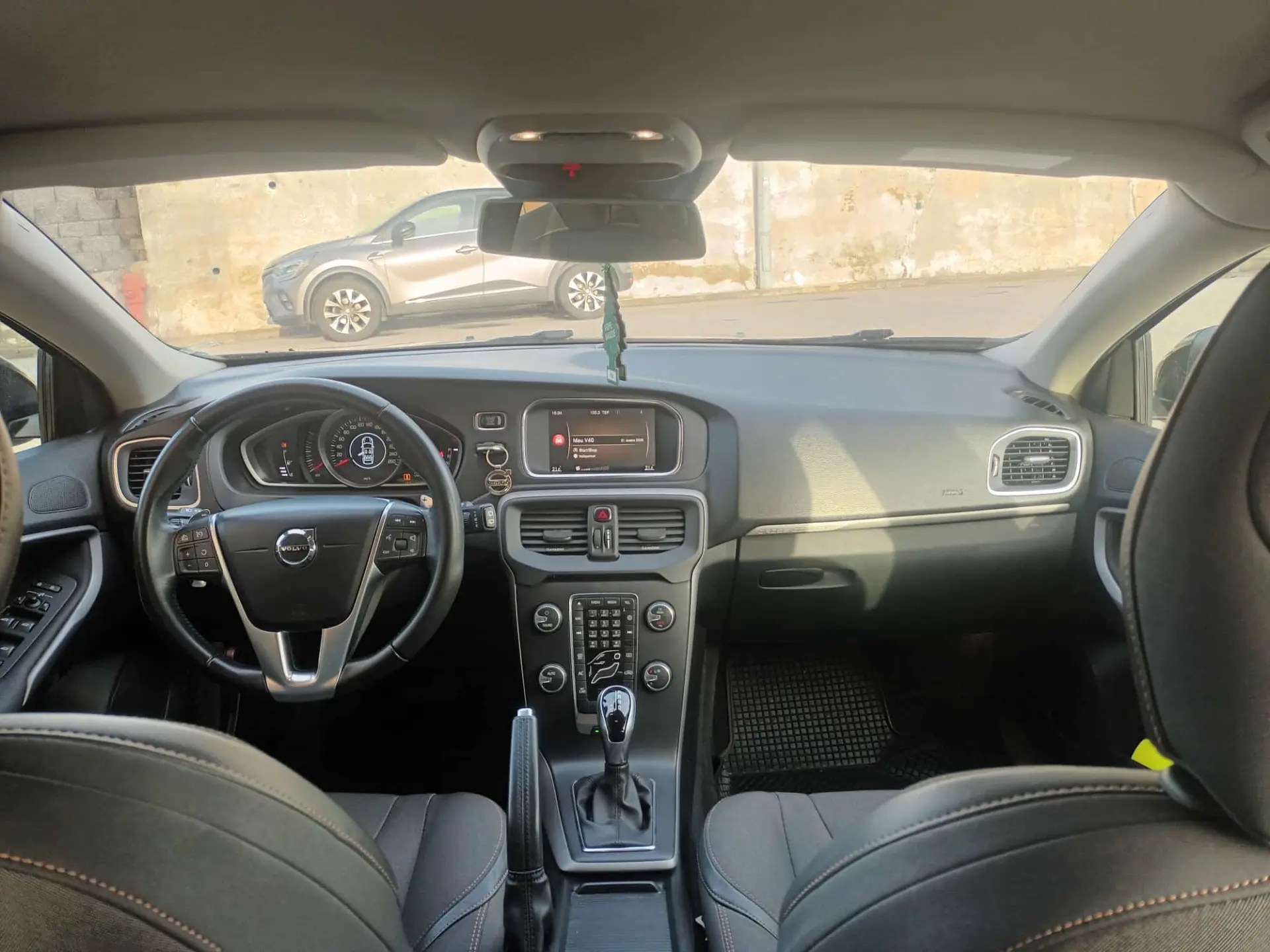 Volvo V40 Cross Country 2.0 D3 Geartronic 9