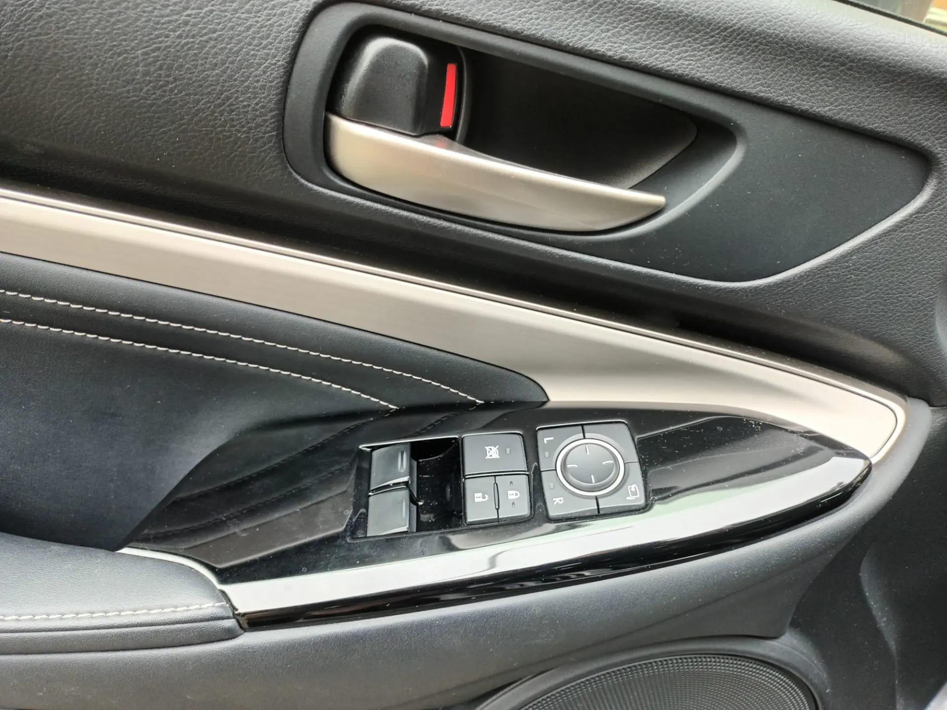 Lexus RC 300h F Sport 20