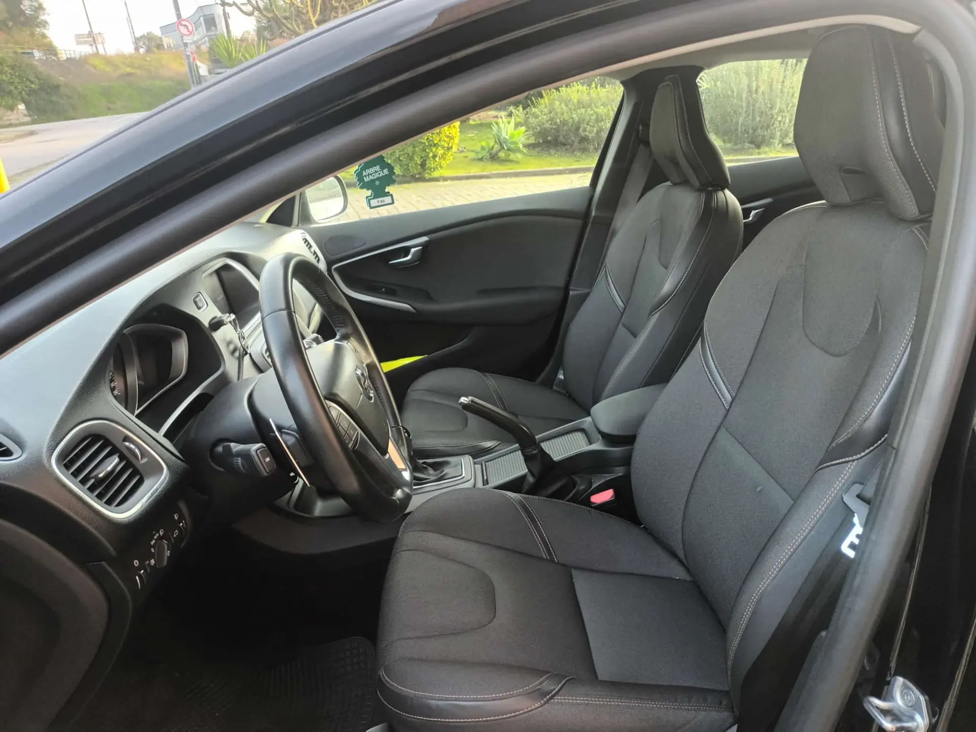 Volvo V40 Cross Country 2.0 D3 Geartronic 10