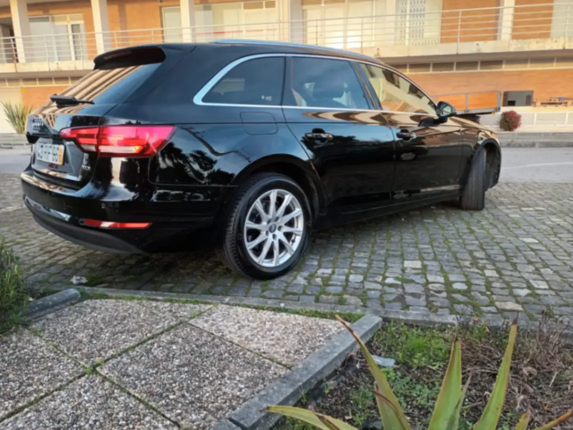 Audi A4 Avant 2.0 TDI Advance 9