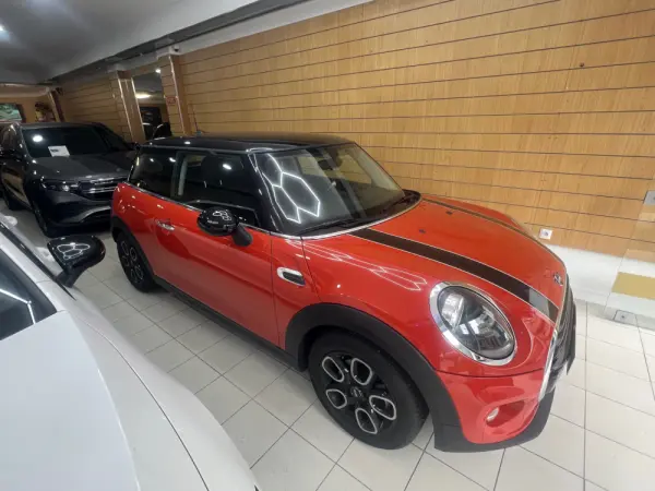 MINI 3 Portas Cooper D Aut. 2
