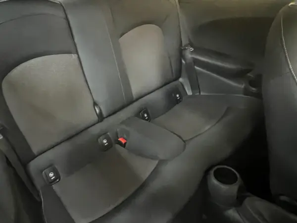 MINI 3 Portas Cooper D Aut. 6