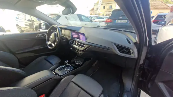 BMW 118 d Aut. Sport Line 9