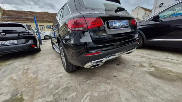 Mercedes-Benz GLC 300 Outro 14