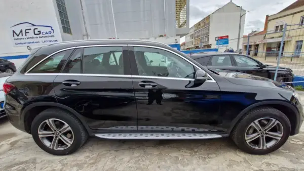 Mercedes-Benz GLC 300 Outro 2