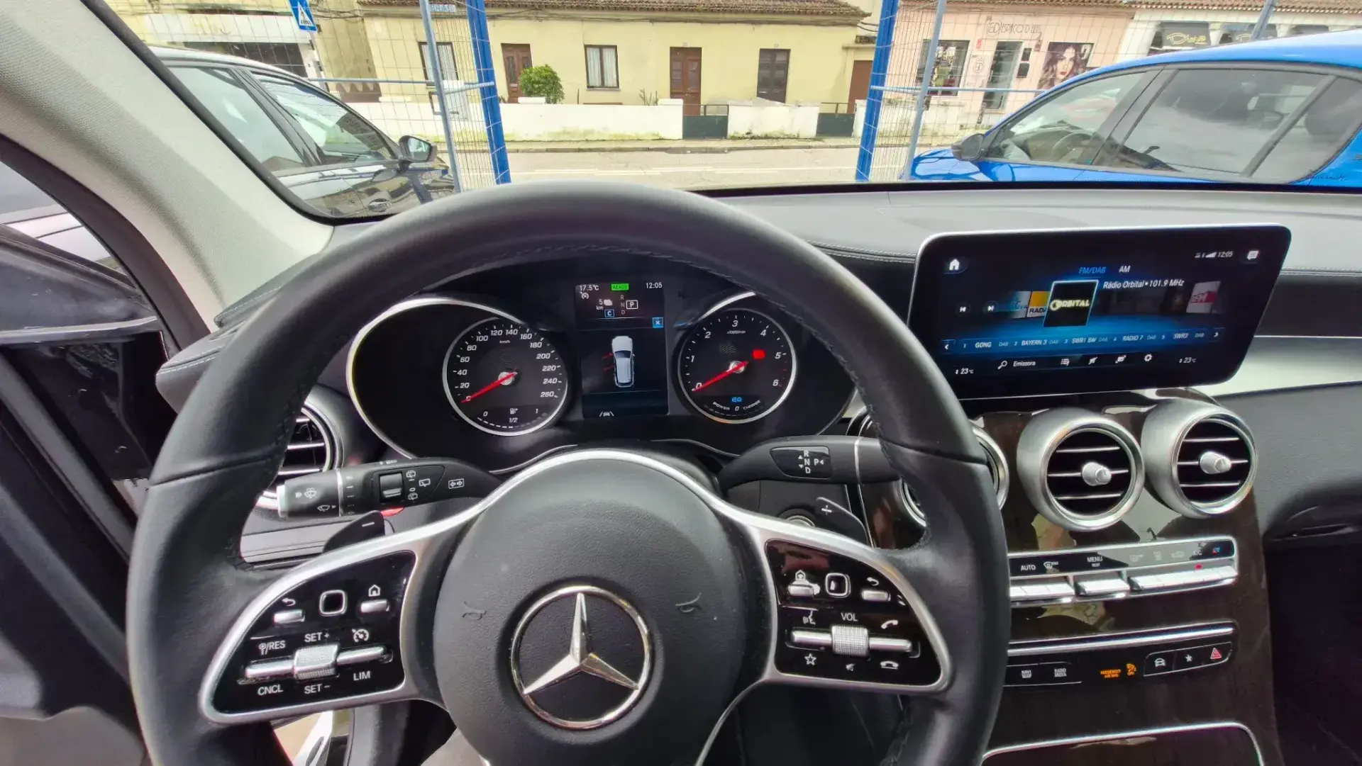 Mercedes-Benz GLC 300 Outro 8