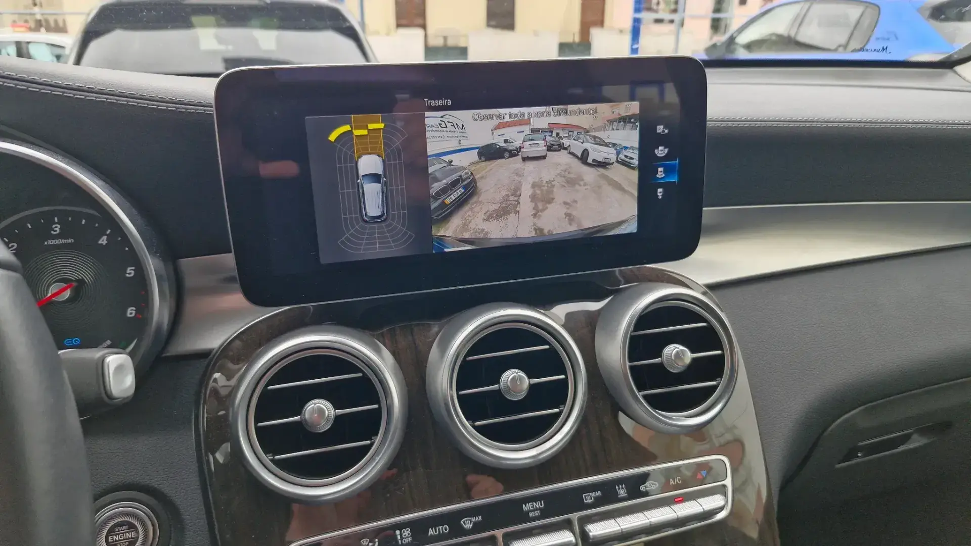 Mercedes-Benz GLC 300 Outro 16