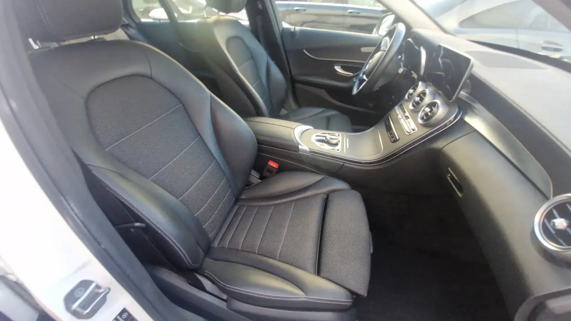 Mercedes-Benz C 220 d 4Matic Station 9G-TRONIC AMG Line 12