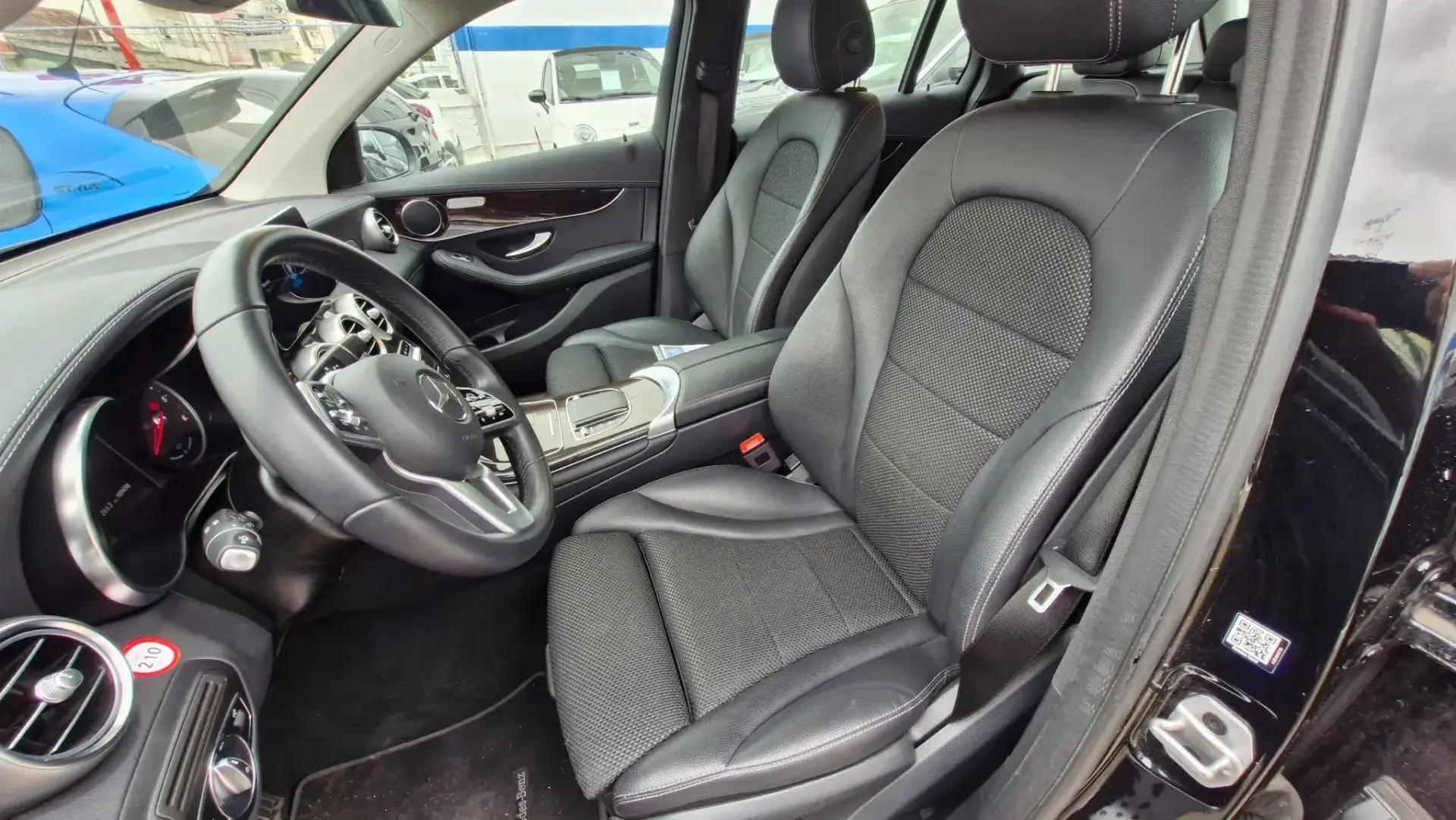 Mercedes-Benz GLC 300 Outro 4