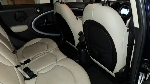 MINI Countryman Cooper Auto 7