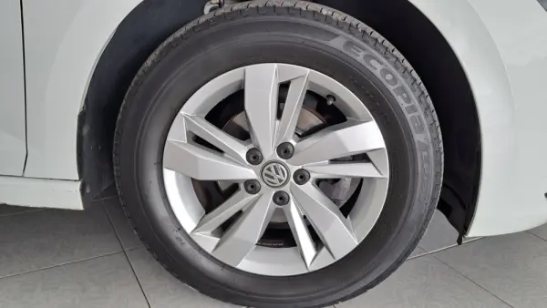 Volkswagen Polo Confortline 12