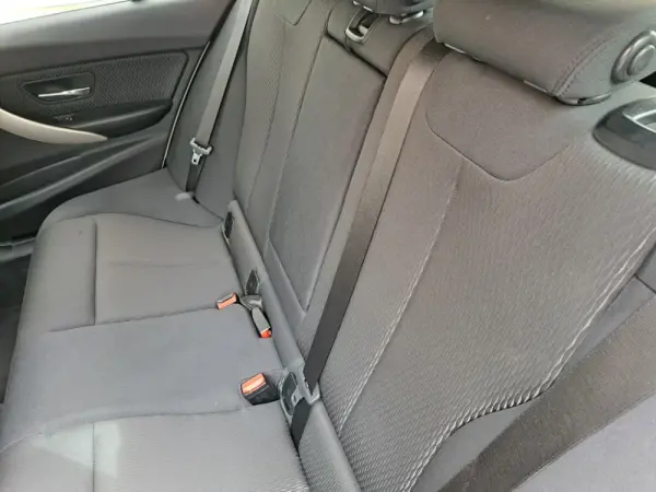 BMW 318 d Touring 23