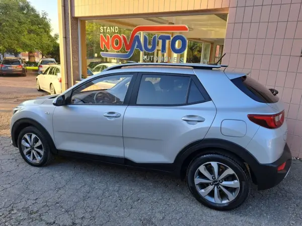 Kia Stonic 1.2 Dynamic 5
