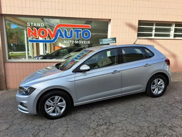 Volkswagen Polo 1.0 Confortline 6