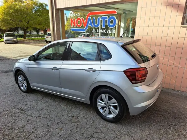 Volkswagen Polo 1.0 Confortline 10