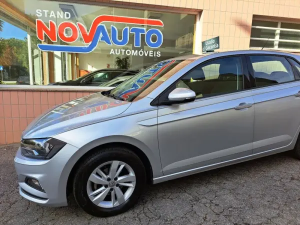 Volkswagen Polo 1.0 Confortline 12