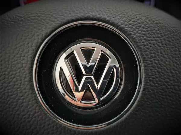 Volkswagen Polo 1.0 Confortline 23